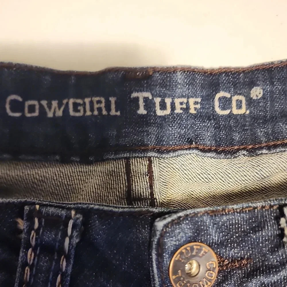 Cowgirl Tuff NWT Trailblaibers Blue Denim Jeans with Embroidery In Size 29
